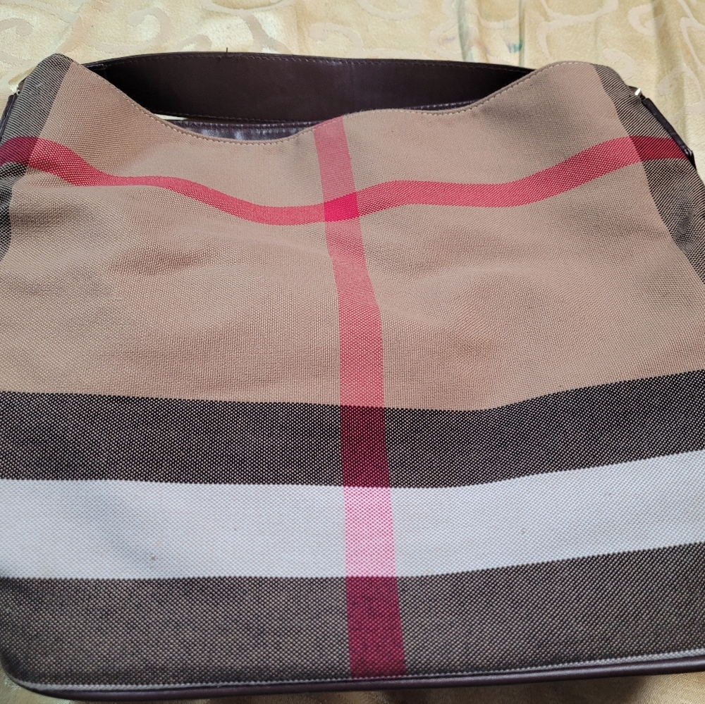 Burberry Ashby bag